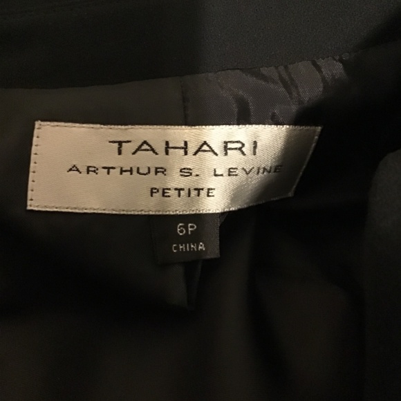 🔥🔥SALE! TAHARI, NAVY BLUE COAT DRESS, BRASS BUTTONS, GREAT CONDITION, 6P😎😎 - Picture 6 of 6